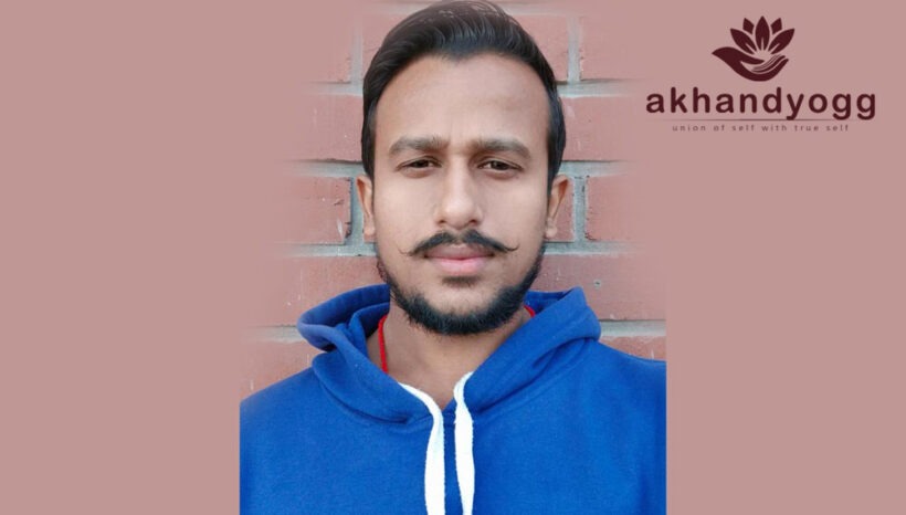 Meet Manish Giri – a devoted yoga & sports coach. 🧘‍♂️🏅