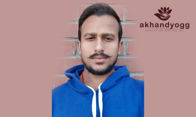 Meet Manish Giri – a devoted yoga & sports coach. 🧘‍♂️🏅