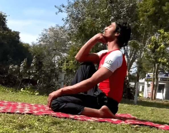 Veerasana (Hero’s pose): Thinker’s pose. Veerasana (Hero’s pose): Thinker’s pose.